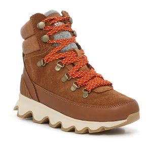 Used Sorel Kinetic Conquest Boots size 9